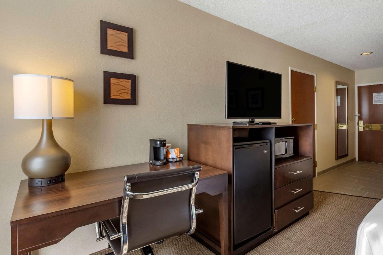 Comfort Inn Clinton Εξωτερικό φωτογραφία