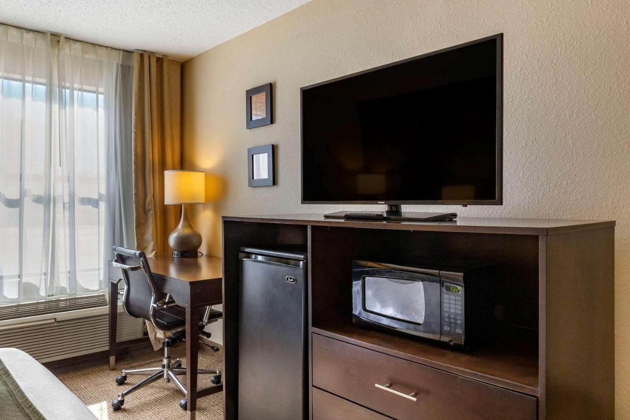 Comfort Inn Clinton Εξωτερικό φωτογραφία
