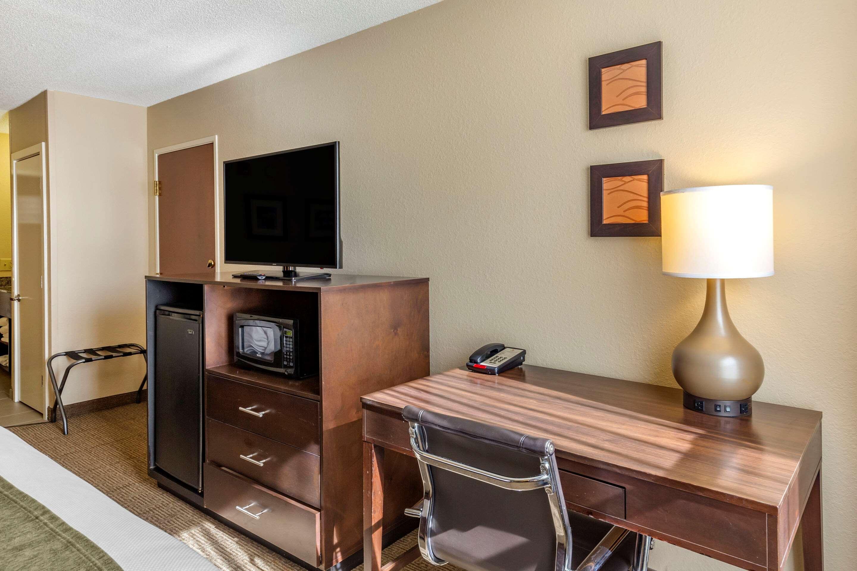 Comfort Inn Clinton Εξωτερικό φωτογραφία