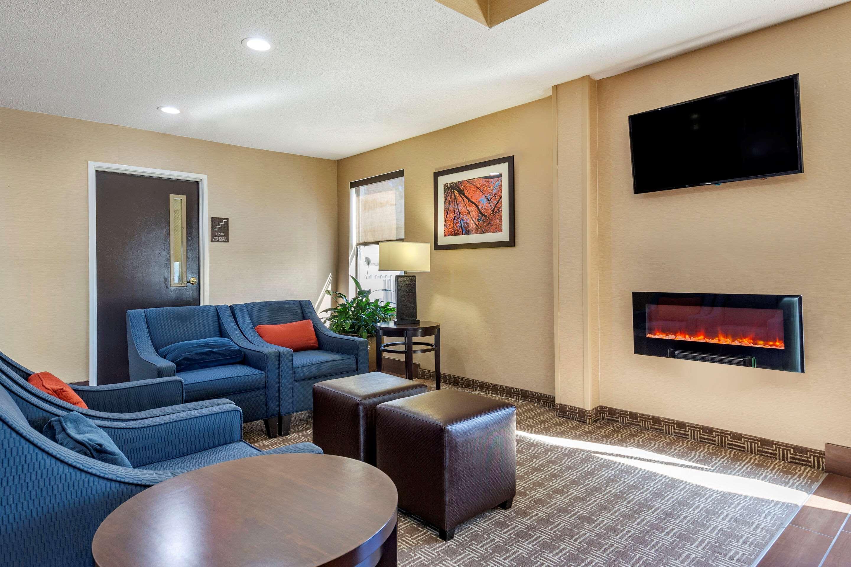 Comfort Inn Clinton Εξωτερικό φωτογραφία