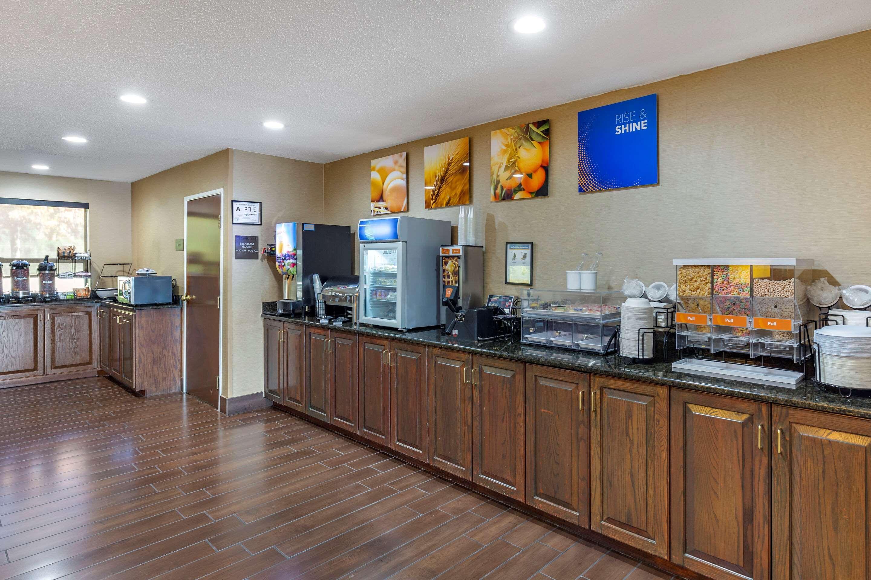 Comfort Inn Clinton Εξωτερικό φωτογραφία