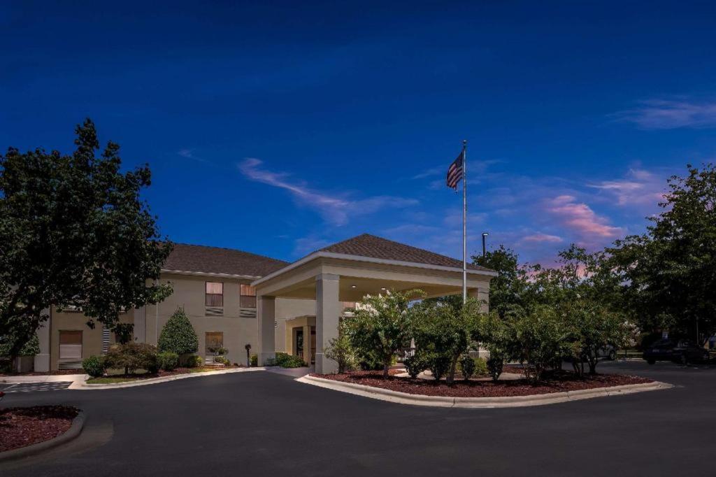 Comfort Inn Clinton Εξωτερικό φωτογραφία