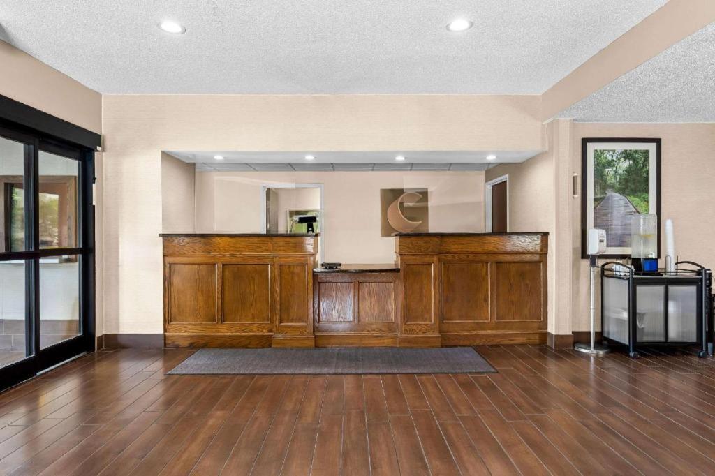 Comfort Inn Clinton Εξωτερικό φωτογραφία