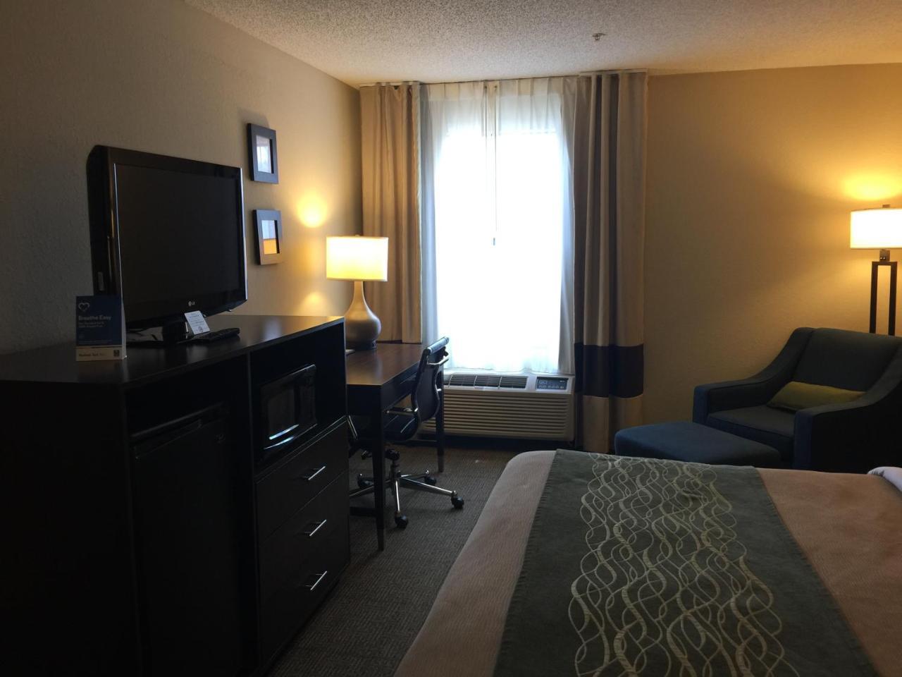 Comfort Inn Clinton Εξωτερικό φωτογραφία